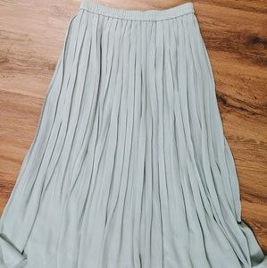Pleated midi skirt